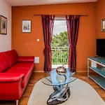 Cozy In With Kitchen بيت للعطل