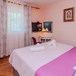Cozy In With Kitchen بيت للعطل ماسلينتسا