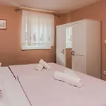Cozy In With Kitchen بيت للعطل ماسلينتسا