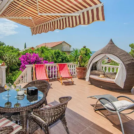 Cozy In With Kitchen Casa de Férias Maslenica